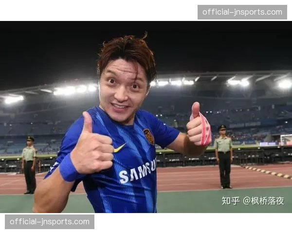 特写：都灵队40岁老将吉吉替补登场，创意甲最年长后卫出场纪录